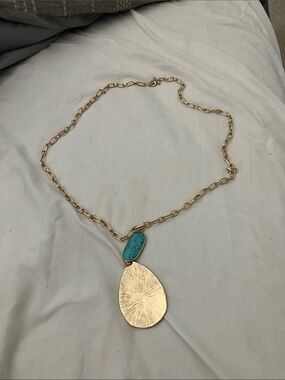 Gold Chain Necklace with Turquoise Stone Pendant - Elegant Women's Jewelry